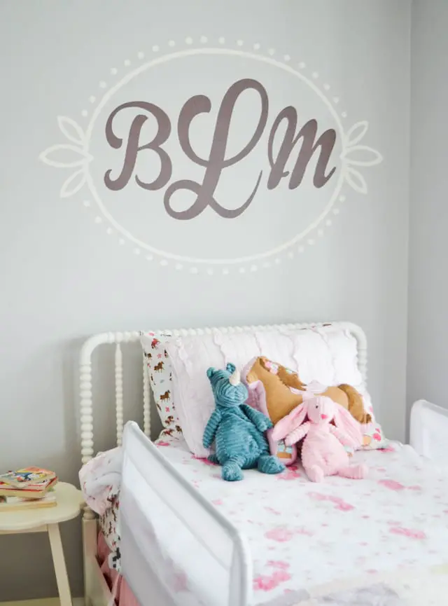 Creative Stencil Designs for Your Bedroom Wall | Family Frugal Fun