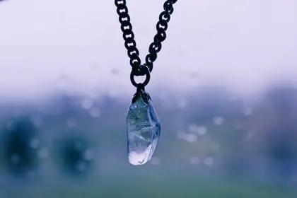 How to Make a Glass Necklace?